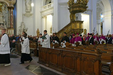 Abschlussvesper der Bischofskonferenz mit Austeilung des Bonifatiussegens (Foto: Karl-Franz Thiede)